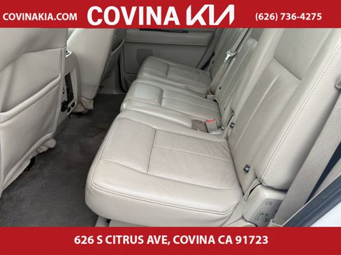 Used 2012 Ford Expedition Limited image 29