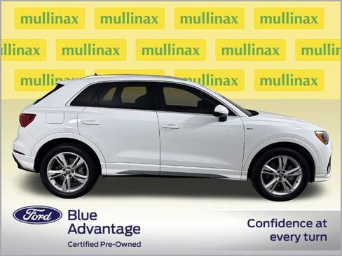 Used 2020 Audi Q3 2.0T Premium w/ Convenience Package AWD/4WD image 2