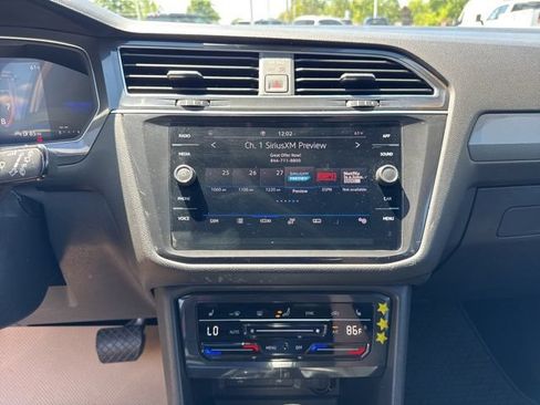 Used 2023 Volkswagen Tiguan SE w/ Panoramic Sunroof Package FWD image 14