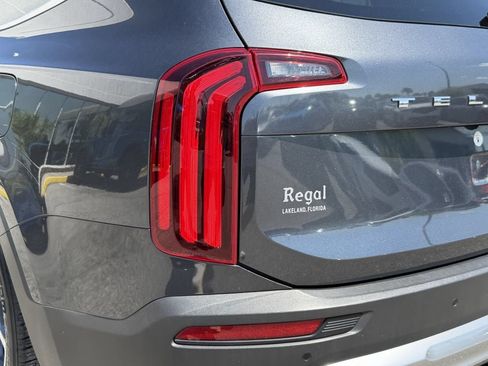Used 2020 Kia Telluride EX w/ Towing Package FWD image 10
