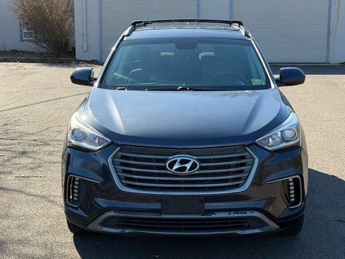 Used 2017 Hyundai Santa Fe SE image 9