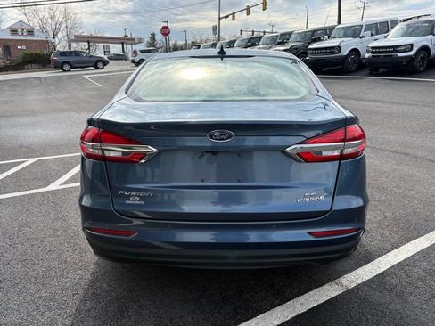 Used 2019 Ford Fusion SE image 3