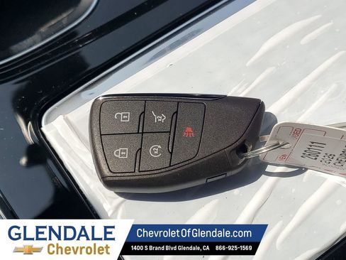 New 2026 Chevrolet Traverse RS w/ LPO, Floor Liner Package FWD image 35