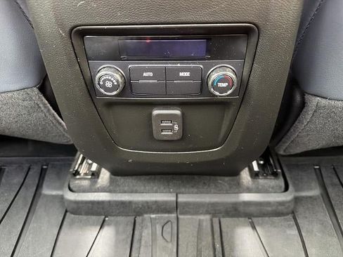 Used 2024 Buick Enclave Essence w/ Experience Buick Package AWD/4WD image 18