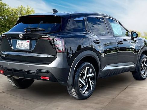 Used 2026 Nissan Kicks SV FWD image 6