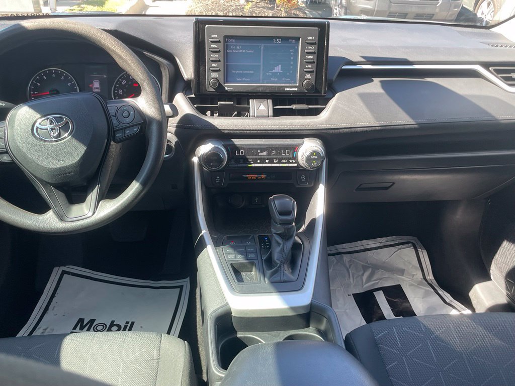 Used 2021 Toyota RAV4 XLE AWD/4WD image 24