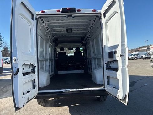 Used 2024 RAM ProMaster 2500 w/ Convenience Group image 7