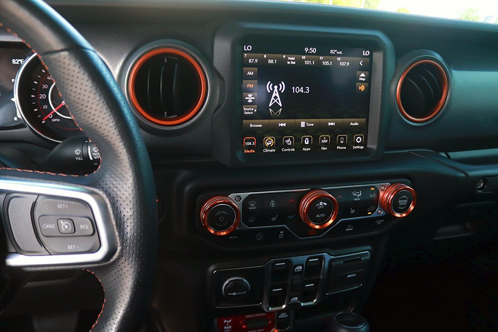 Used 2022 Jeep Gladiator Mojave w/ Cold Weather Group AWD/4WD image 18