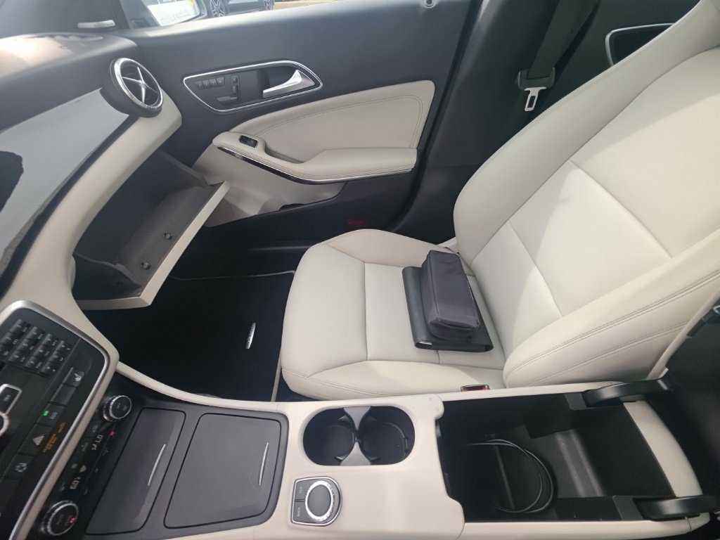 Used 2014 Mercedes-Benz CLA 250 4MATIC image 22