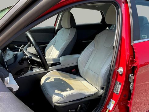 Used 2022 Hyundai Elantra Limited FWD image 8