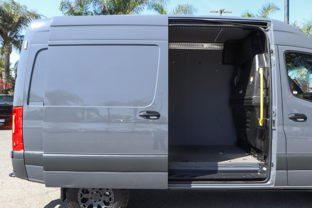 Used 2022 Mercedes-Benz Sprinter 2500 image 12