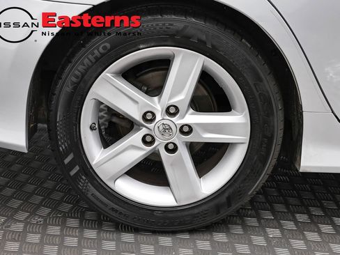 Used 2014 Toyota Camry SE FWD image 29