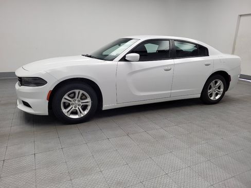 Used 2022 Dodge Charger SXT RWD image 2