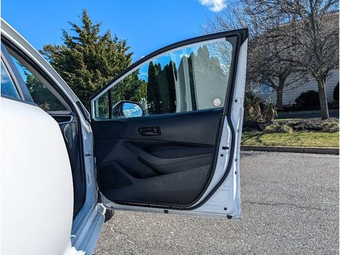 Used 2024 Toyota Corolla LE image 11