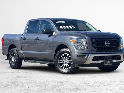 Certified 2024 Nissan Titan SV w/ SV Convenience Package AWD/4WD image 2