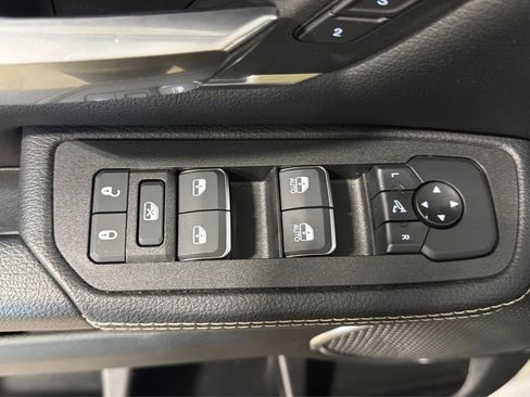 Used 2026 RAM 1500 Laramie AWD/4WD image 16