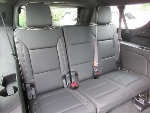 Used 2025 GMC Yukon XL Elevation RWD image 35