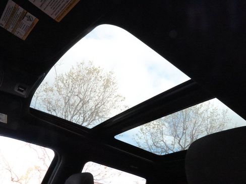 Used 2018 Ford F150 XLT w/ Equipment Group 302A Luxury image 4