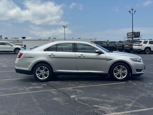 Used 2018 Ford Taurus SEL w/ Equipment Group 201A FWD image 3