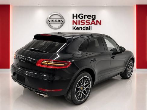 Used 2018 Porsche Macan AWD/4WD image 4