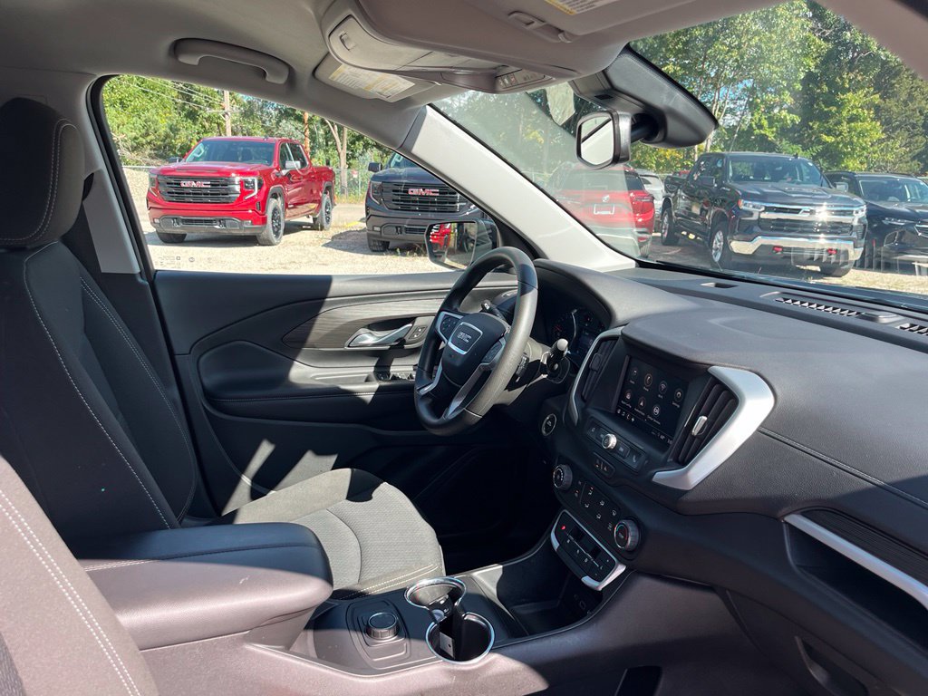 Used 2023 GMC Terrain SLE AWD/4WD image 33