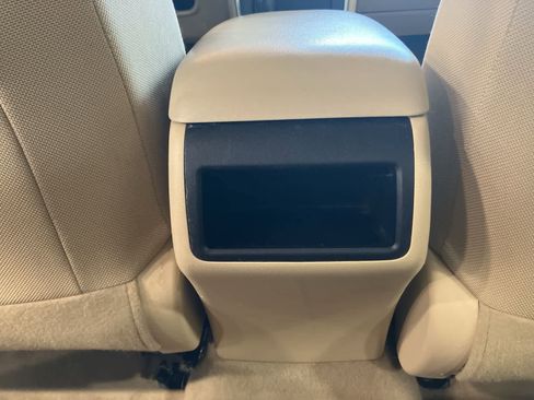 Used 2016 Toyota Camry LE image 22