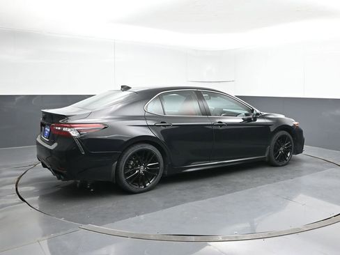 Used 2022 Toyota Camry XSE image 5