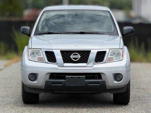 Used 2012 Nissan Frontier SV AWD/4WD image 5