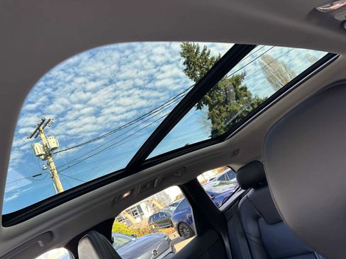 Used 2025 Volvo XC60 B5 Core w/ Protection Package Premier image 23