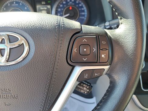 Used 2020 Toyota Sienna Limited image 20