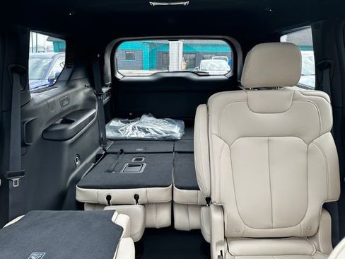 New 2026 Jeep Grand Cherokee L Limited image 32