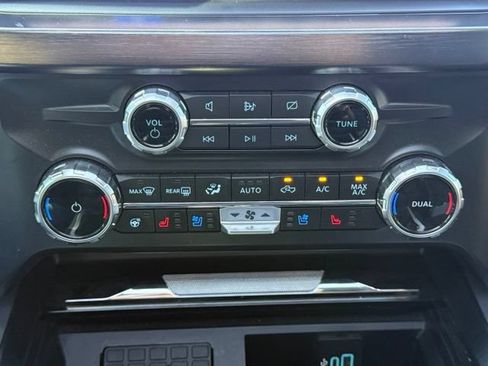 Used 2024 Ford F250 Lariat w/ Lariat Ultimate Package AWD/4WD image 26