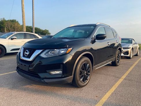 Used 2017 Nissan Rogue SV FWD image 16