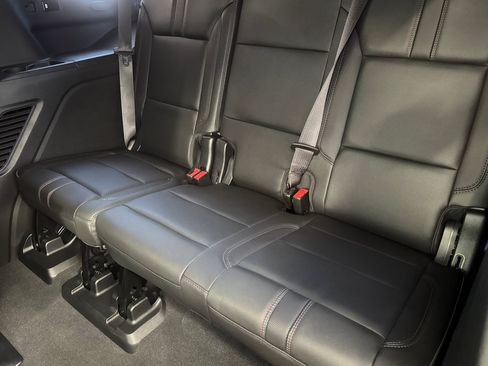 Used 2022 Chevrolet Tahoe RST w/ Luxury Package AWD/4WD image 33