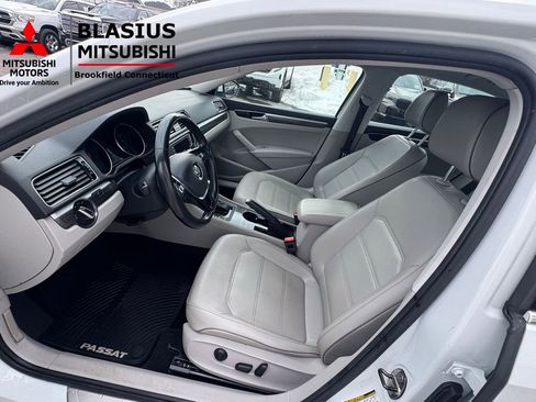 Used 2018 Volkswagen Passat 2.0T SE image 20