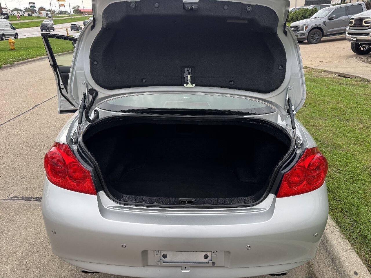 Used 2012 INFINITI G37 x Sedan w/ Premium Pkg AWD/4WD image 10