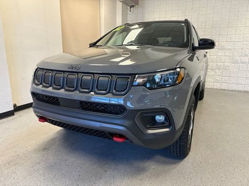 Used 2022 Jeep Compass Trailhawk w/ Trailhawk Convenience Group AWD/4WD image 14