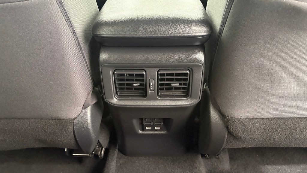 Used 2024 Toyota RAV4 XLE FWD image 27