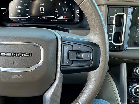 Used 2023 GMC Yukon Denali AWD/4WD image 13