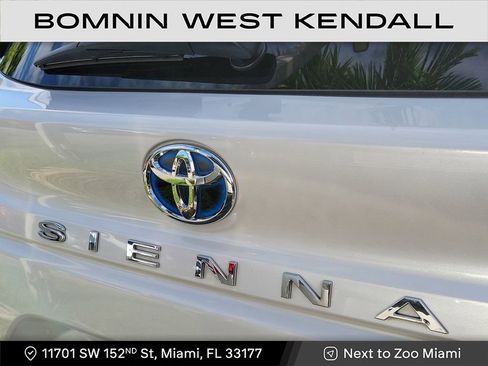 Used 2024 Toyota Sienna Limited image 6