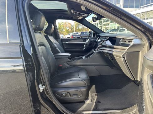 Used 2023 Jeep Grand Cherokee L Overland image 34