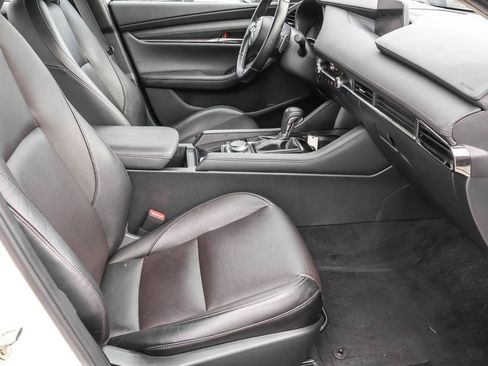 Used 2021 MAZDA MAZDA3 s image 40