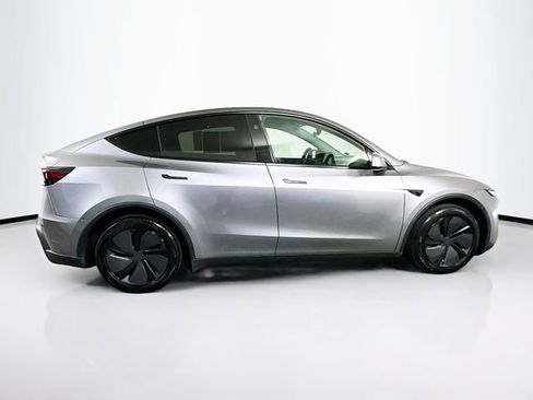 Used 2026 Tesla Model Y Long Range image 9