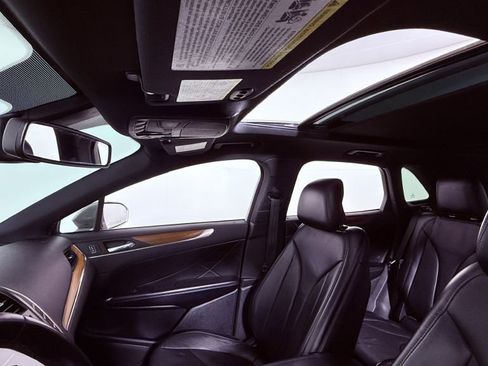 Used 2017 Lincoln MKC Reserve w/ Lincoln MKC Climate Package image 18