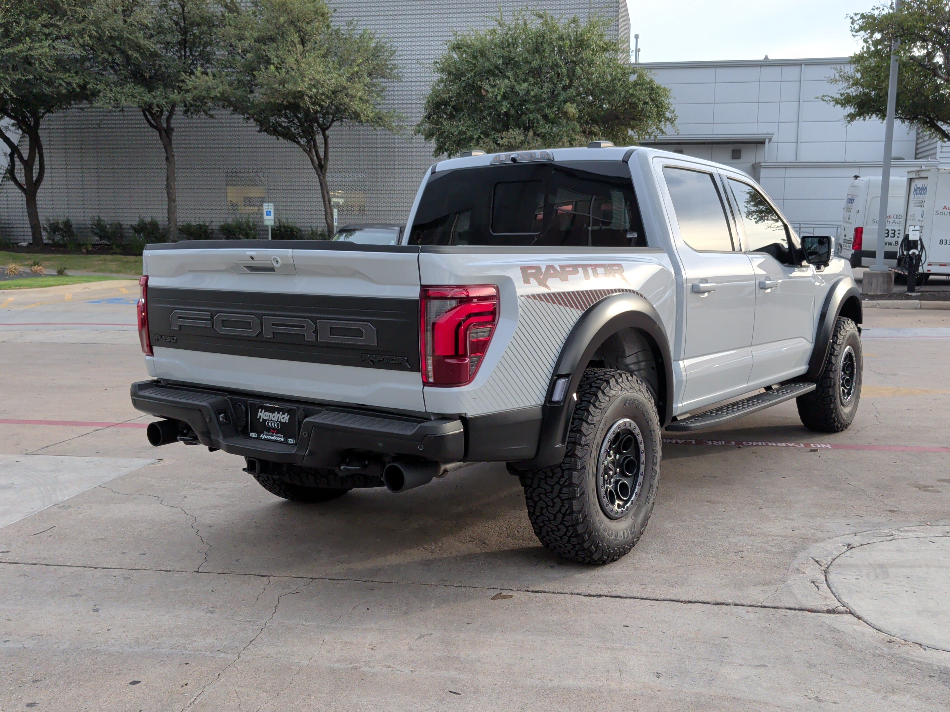 Used 2025 Ford F150 Raptor AWD/4WD image 10
