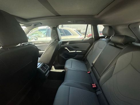 Certified 2026 Volkswagen Tiguan SE R-Line FWD image 9
