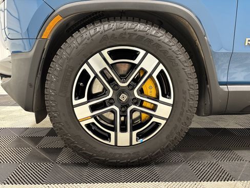 Used 2023 Rivian R1S Adventure AWD/4WD image 9