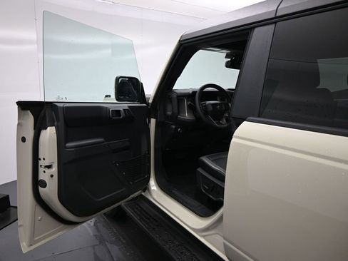 New 2025 Ford Bronco Outer Banks image 8