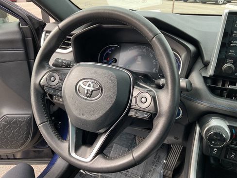 Used 2021 Toyota RAV4 XSE image 17