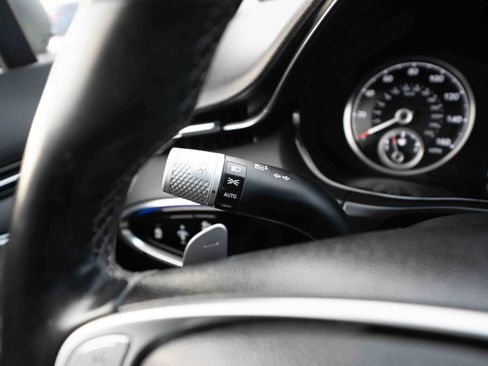 Used 2023 Genesis GV70 2.5T w/ Advanced Package image 13